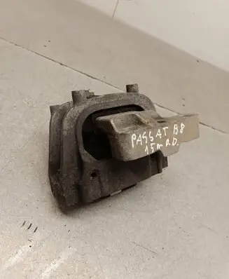 Volkswagen PASSAT B8 Engine mount bracket 3Q0199262J 17072015