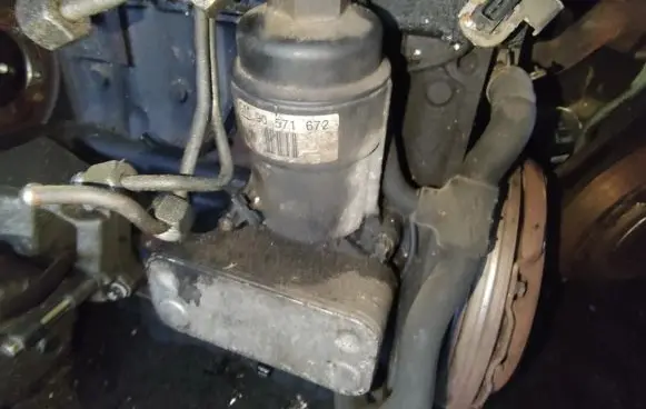 Saab 9-3 Ver2 Oil filter cover 90571672
