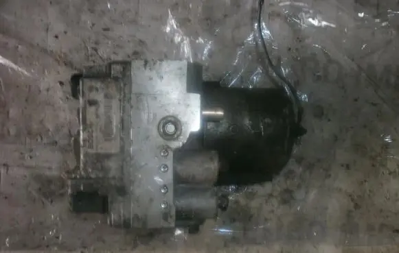Mitsubishi Carisma ABS Pump 0273004122 MB950399
