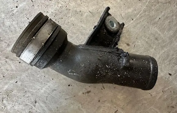 Nissan Qashqai Coolant pipe/hose 