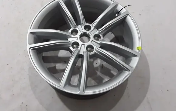 R18 alloy rim