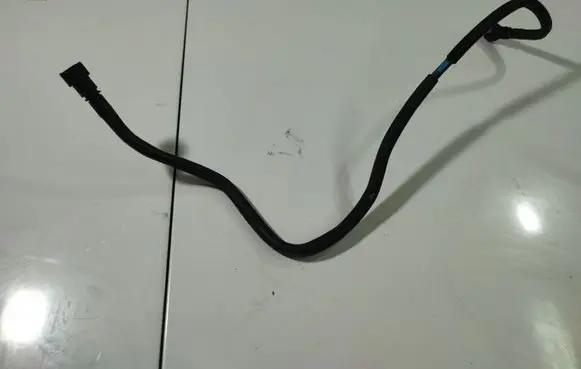 KIA Sorento Engine coolant pipe/hose 