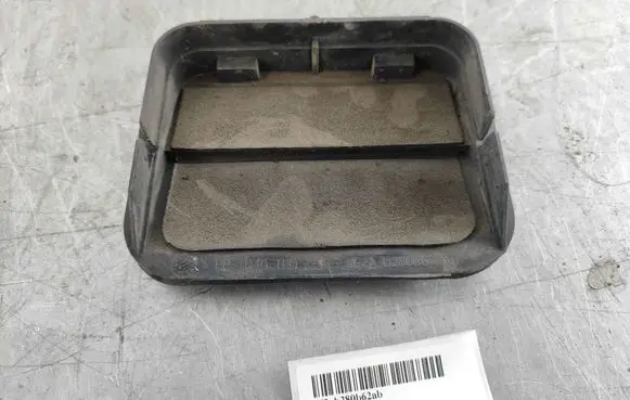 Tesla Model S Quarter panel pressure vent 2F2AB280B62AB