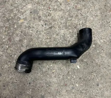 BMW 5 F10 F11 Intercooler hose/pipe 7582314 23557610 1022059