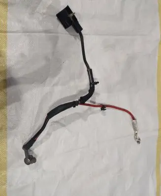 Volkswagen PASSAT B8 Positive cable (battery) 5Q0971228K 23082013 10122014