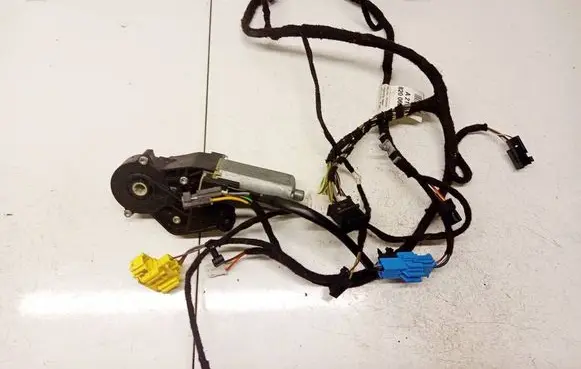 Mercedes-Benz CLS C219 Seat adjustment motor 0390203208