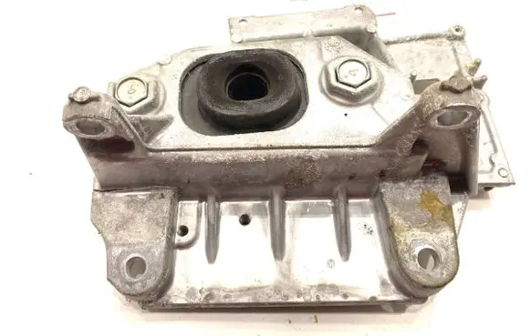 Nissan Pulsar Gearbox mount 
