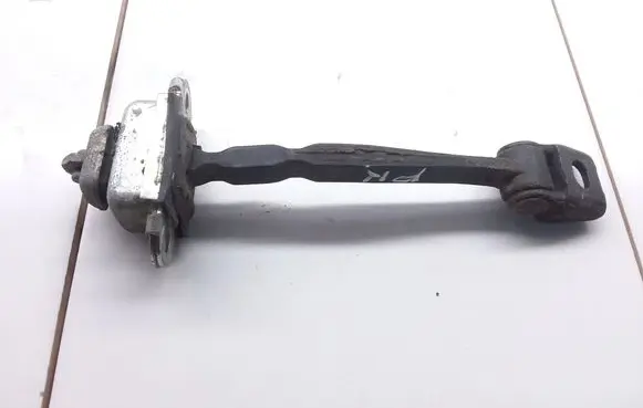 Skoda Octavia Mk2 (1Z) Front door check strap stopper 