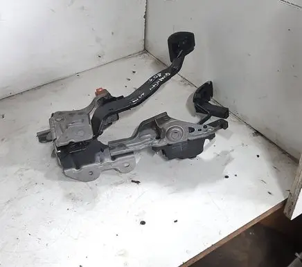 Nissan Qashqai Pedal assembly E001046X11