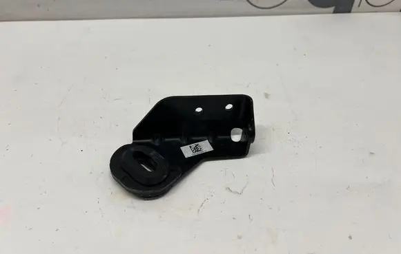 Alfa Romeo Stelvio Radiator mount bracket 00505406010
