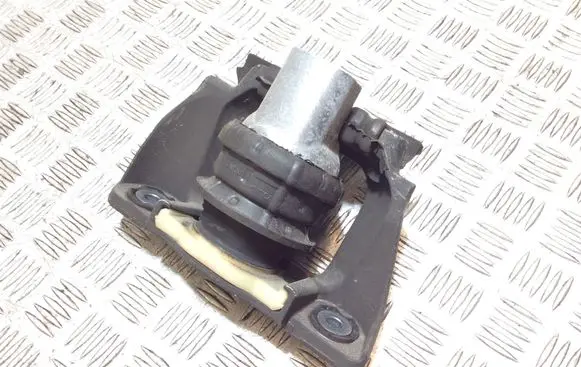 Volvo XC60 Engine mount bracket 32222219