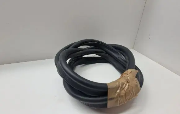 BMW 1 E82 E88 Trunk rubber seal (body) 7208105