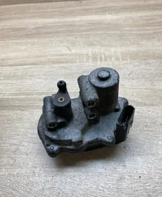 Volkswagen PASSAT B6 Intake manifold valve actuator/motor 03L129086