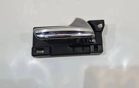 Jeep Grand Cherokee Front door interior handle