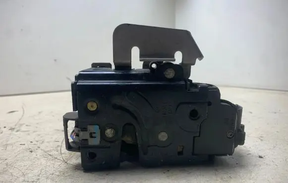 Audi A6 S6 C5 4B Front door lock 4B1837015G 66309