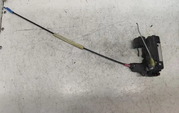 Opel Zafira B Rear door lock