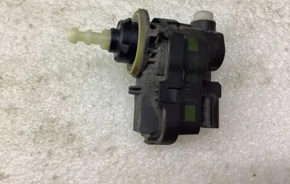 Peugeot 5008 Headlight level adjustment motor 89037159