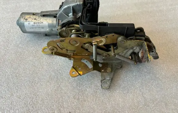 Mercedes-Benz E W210 Tailgate/trunk/boot lock/catch/latch 0390201678