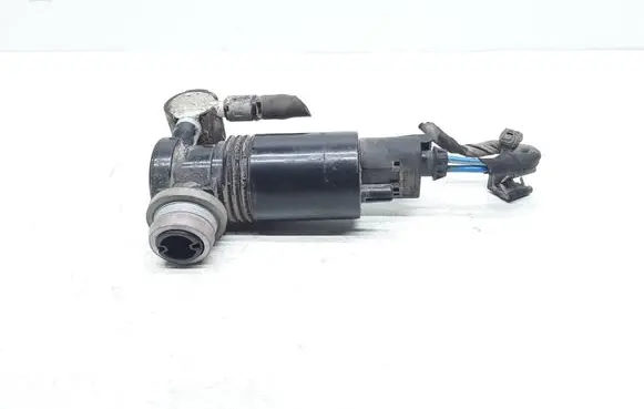 Volvo S90, V90 Windscreen/windshield washer pump 104961900