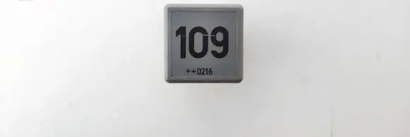 Audi A3 S3 8L Other relay 1J0906381A V23134B63X396