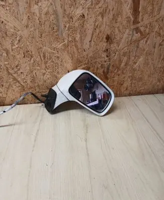 Toyota Corolla Verso E121 Front door electric wing mirror 