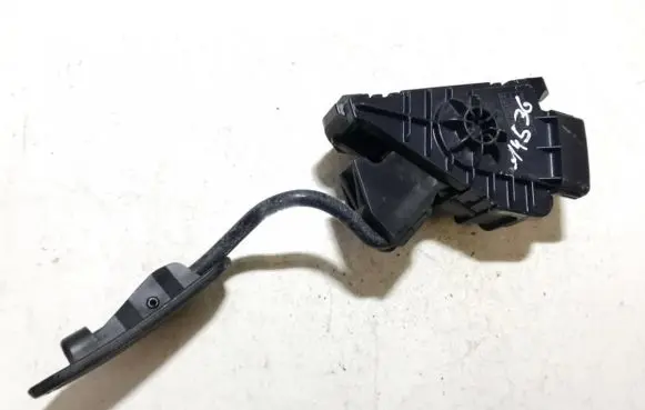 Toyota Prius (XW20) Accelerator throttle pedal 7812047040 78120-47040