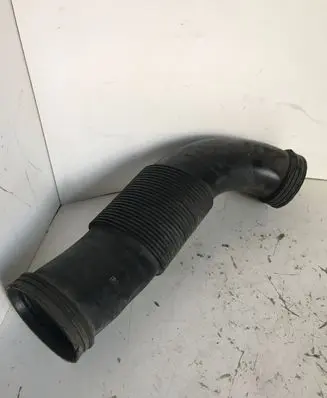 Iveco Daily 5th gen Turbo air intake inlet pipe/hose 5801317091