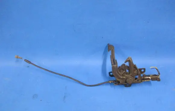 Engine bonnet/hood lock/catch