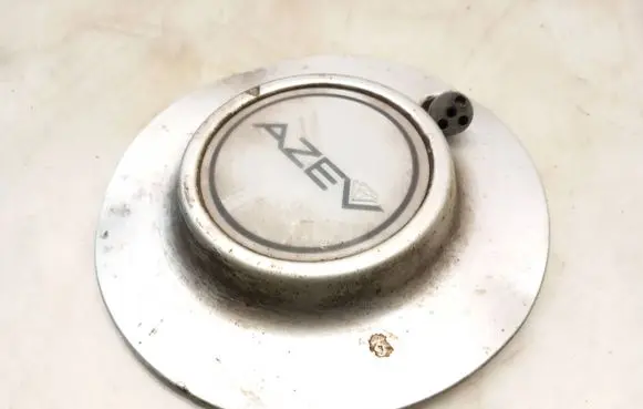 Audi 80 90 S2 B4 Non-original wheel cap 
