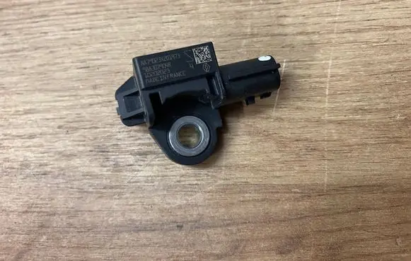 Renault Megane E-Tech Airbag deployment crash/impact sensor 988307904R