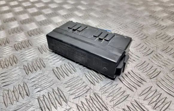 Nissan Note (E11) Fuse module