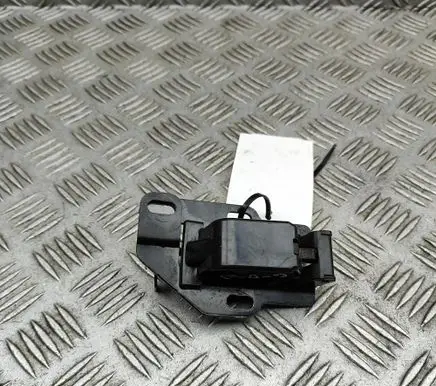 Opel Vivaro Rear door lock 9832125780