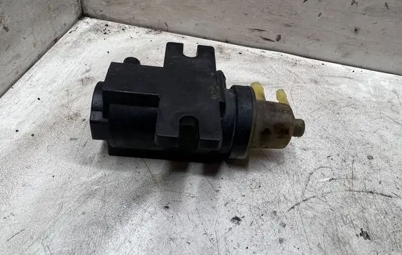 Mercedes-Benz E W212 Turbo solenoid valve A0091533128