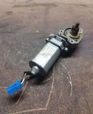 Mercedes-Benz C W203 Seat adjustment motor A2038203642 12V500016 1134301