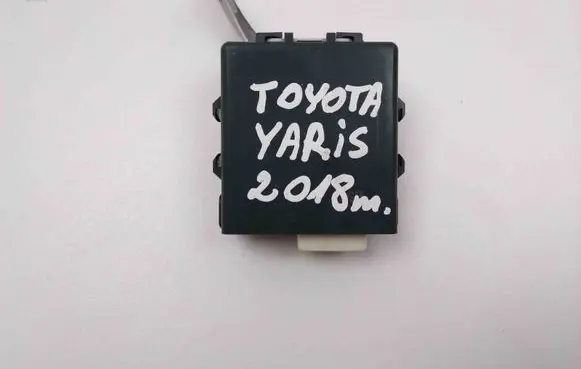 Toyota Yaris Door central lock control unit/module 8597052050