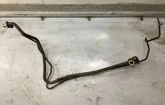 Volvo XC90 Intercooler pipe mounting bracket 