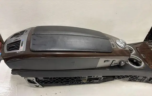 BMW 7 E65 E66 Center console 8223327 1902037301 31350000