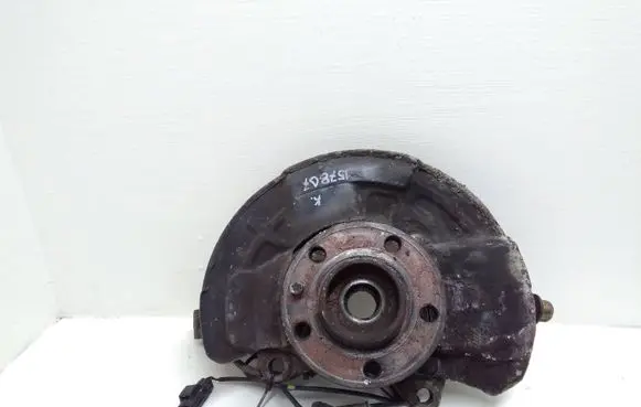 Volvo XC90 Front wheel hub spindle knuckle