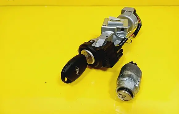Ford Focus Ignition lock 3M513F880AC