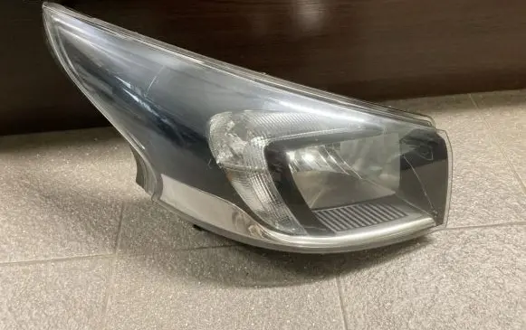 Opel Vivaro Headlight/headlamp 93867948 260100647R