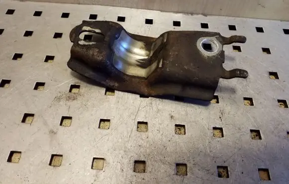 Peugeot 5008 Sway bar bush bracket, rear 96839077