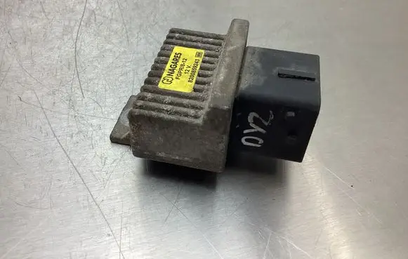 Renault Laguna III Glow plug pre-heat relay EGPR812 8200859243 FGPR812