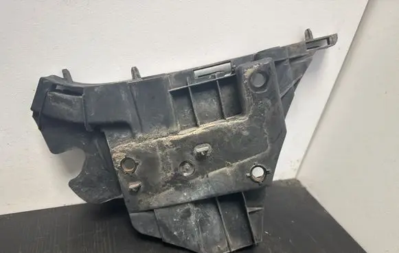 Volvo V70 Front bumper mounting bracket 31265345