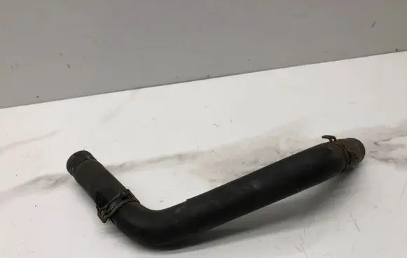 Volkswagen PASSAT B6 Engine coolant pipe/hose