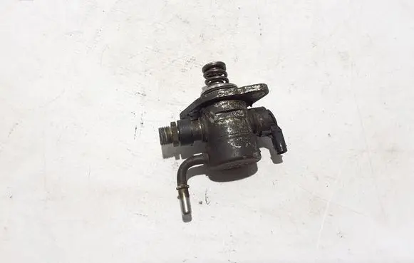 Audi A7 S7 4K8 Fuel injection high pressure pump 06Q127025R