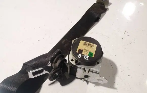 Opel Zafira B Rear seatbelt 
