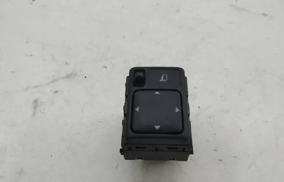 Wing mirror switch