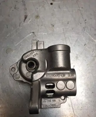 Volkswagen Amarok Oil pump 03L115105F 03L115153B