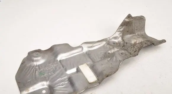 Volvo XC90 Heat shield in engine bay 31437711