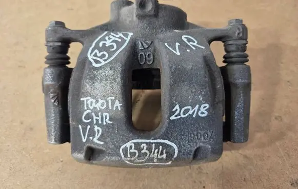 Toyota C-HR I Front brake caliper 9004